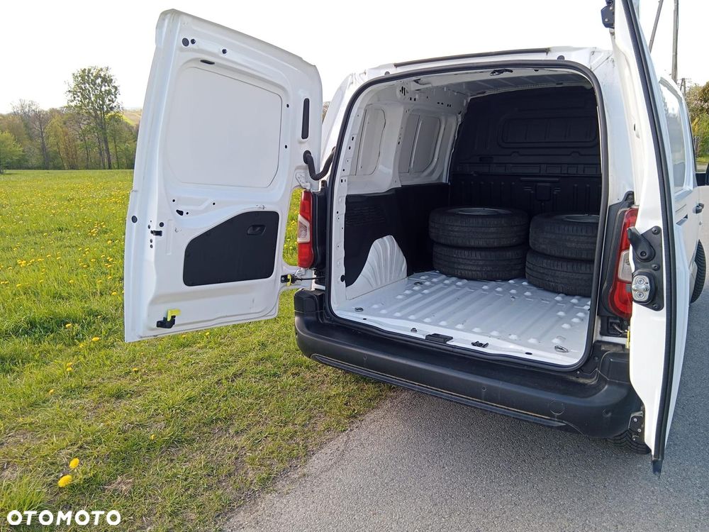 Opel Combo 1.5 CDTI Essentia S&S - 9