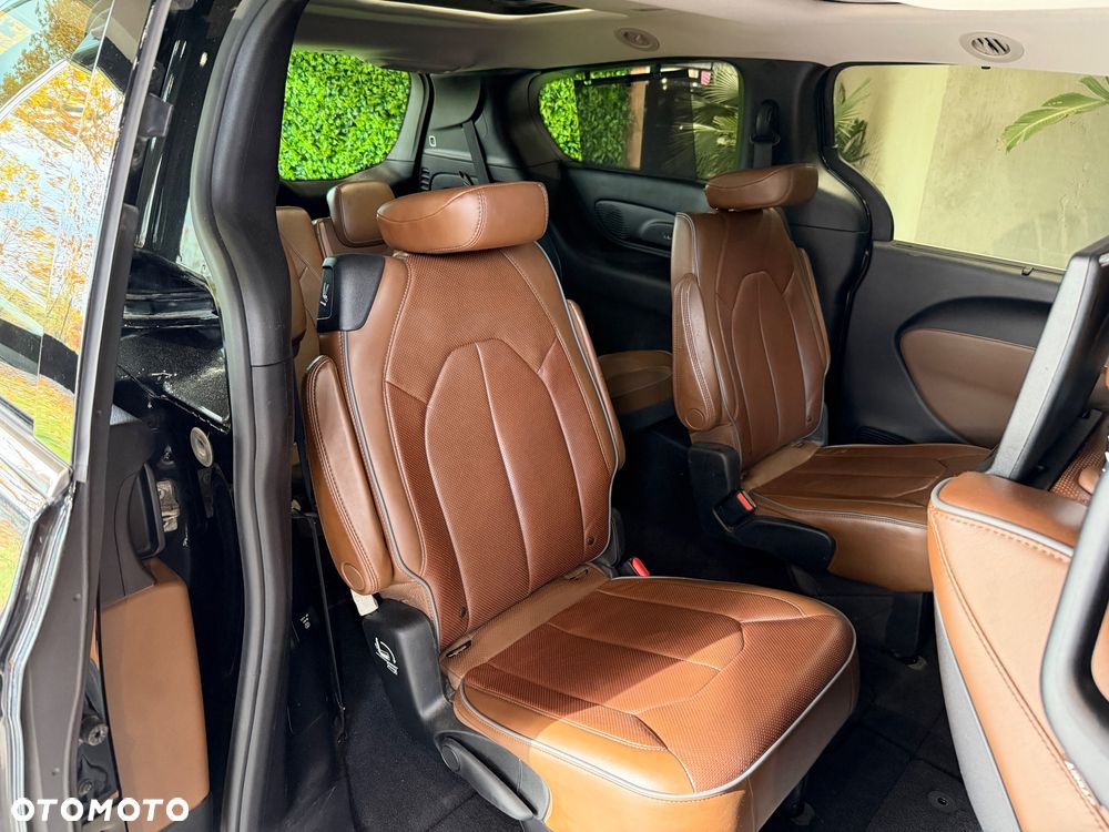 Chrysler Pacifica - 26