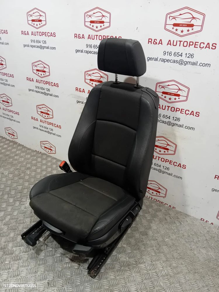 Conjunto de Bancos BMW Serie 1 Cabriolet E88 Pack M Pele e Tecido - 17