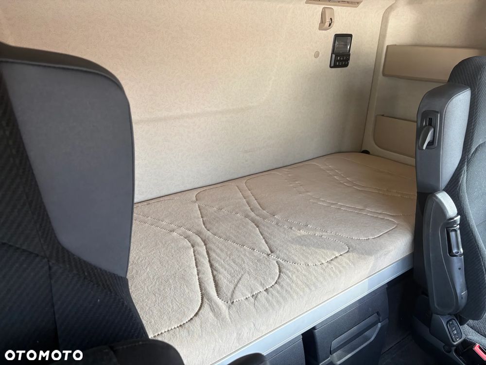 Mercedes-Benz Actros L - 29