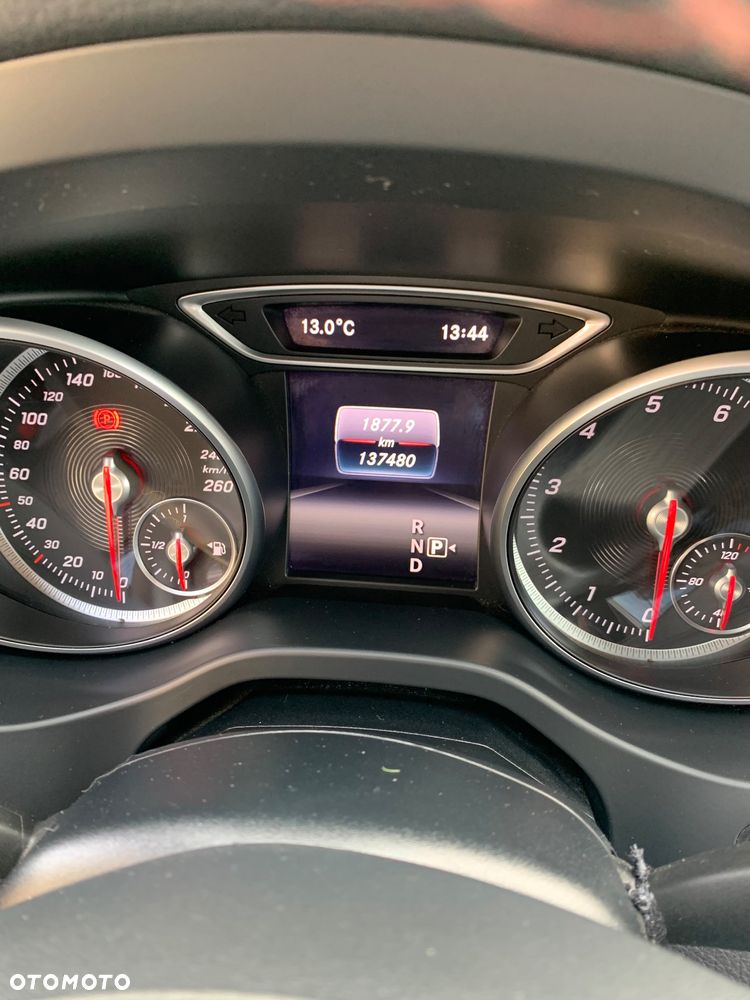 Mercedes-Benz CLA 180 7G-DCT AMG Line - 8