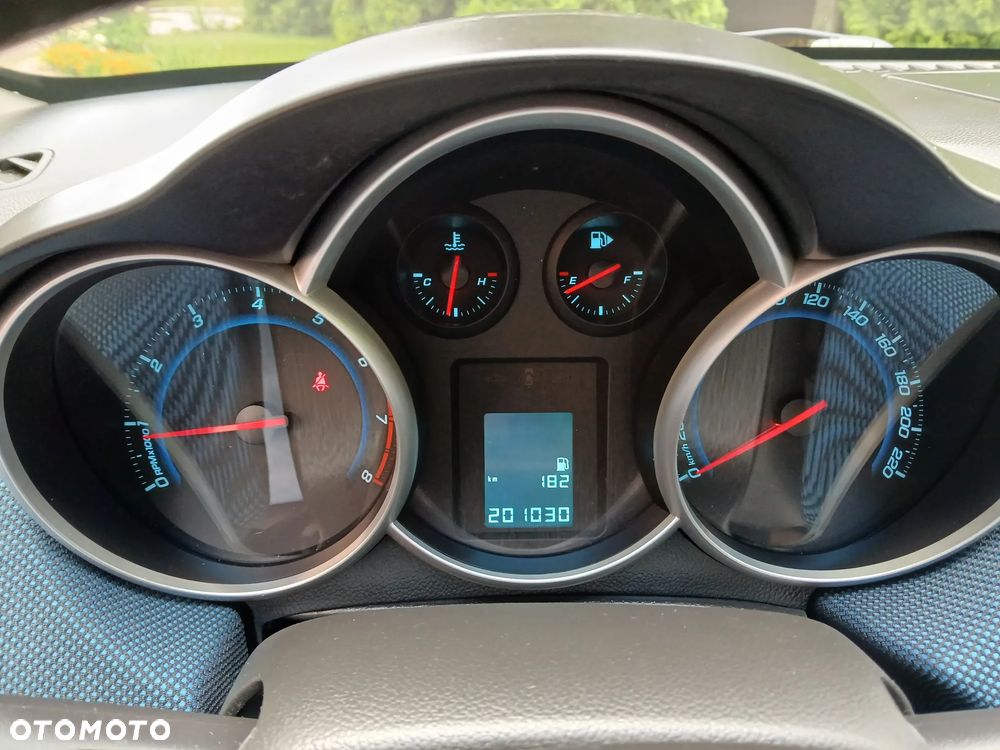 Chevrolet Cruze 1.8 LTZ+ - 15