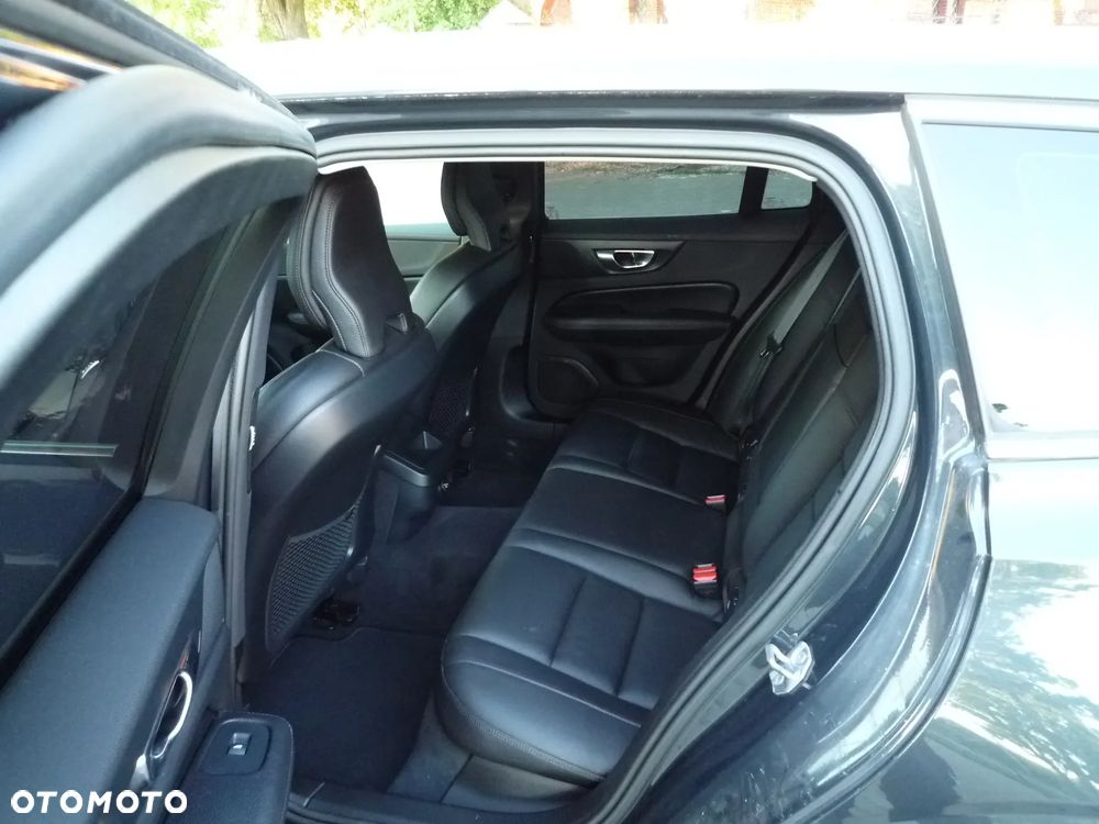 Volvo V60 D3 Drive-E Momentum - 14