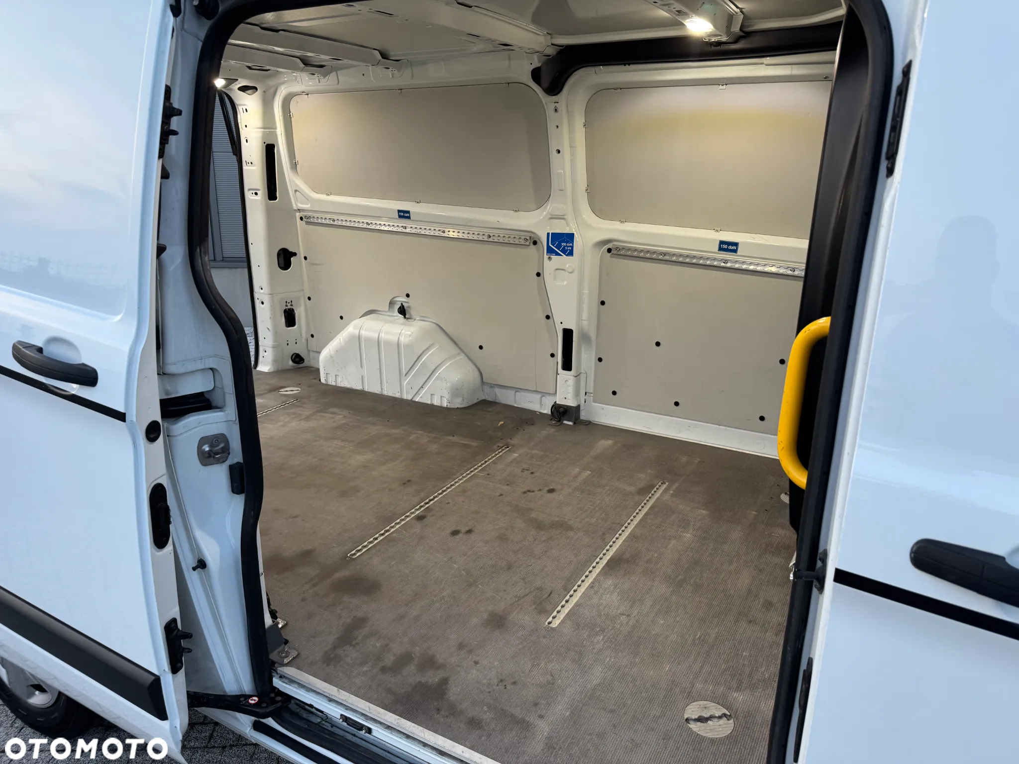 Ford TRANSIT CUSTOM - 26