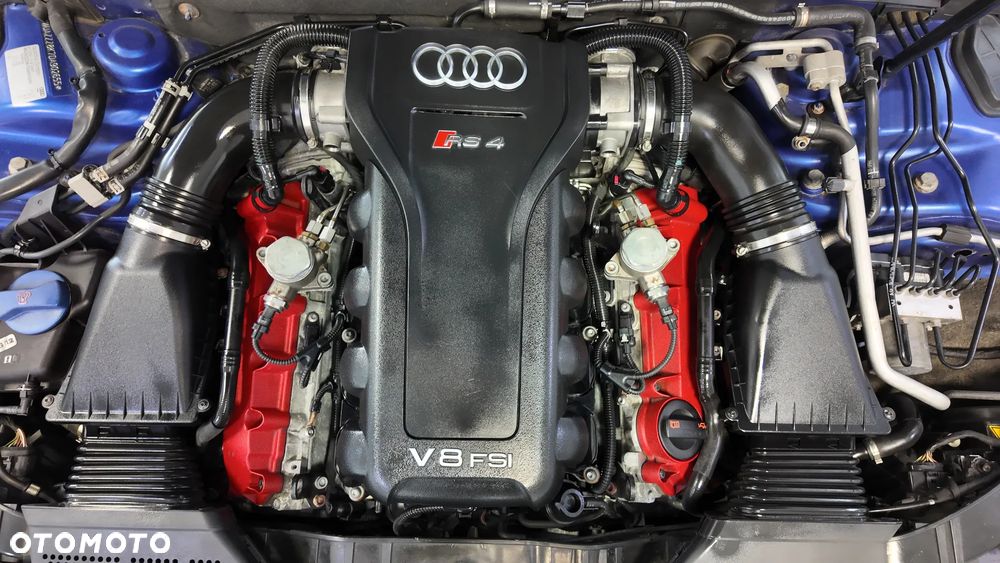 Audi RS4 Avant Standard - 39