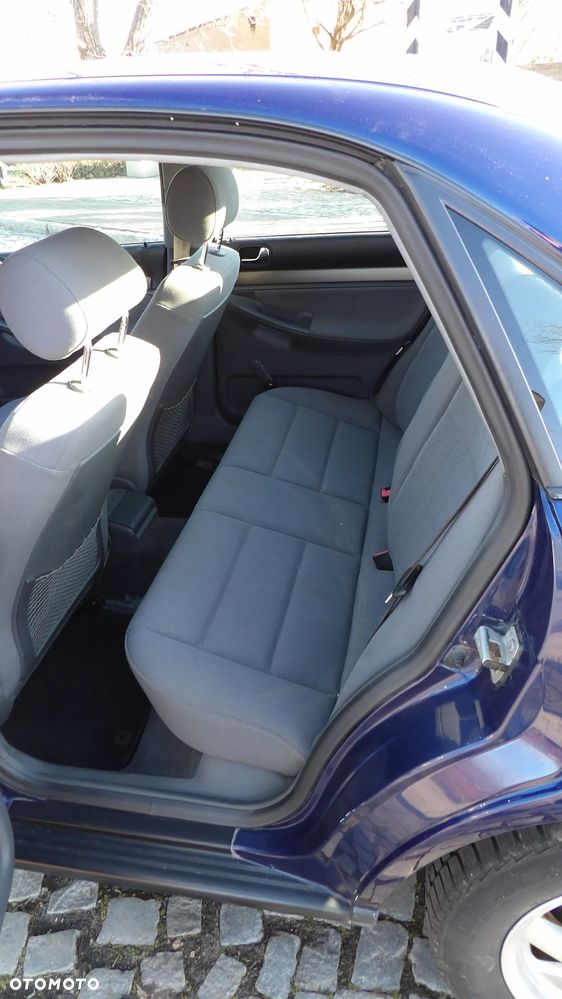 Audi A4 Limousine - 13