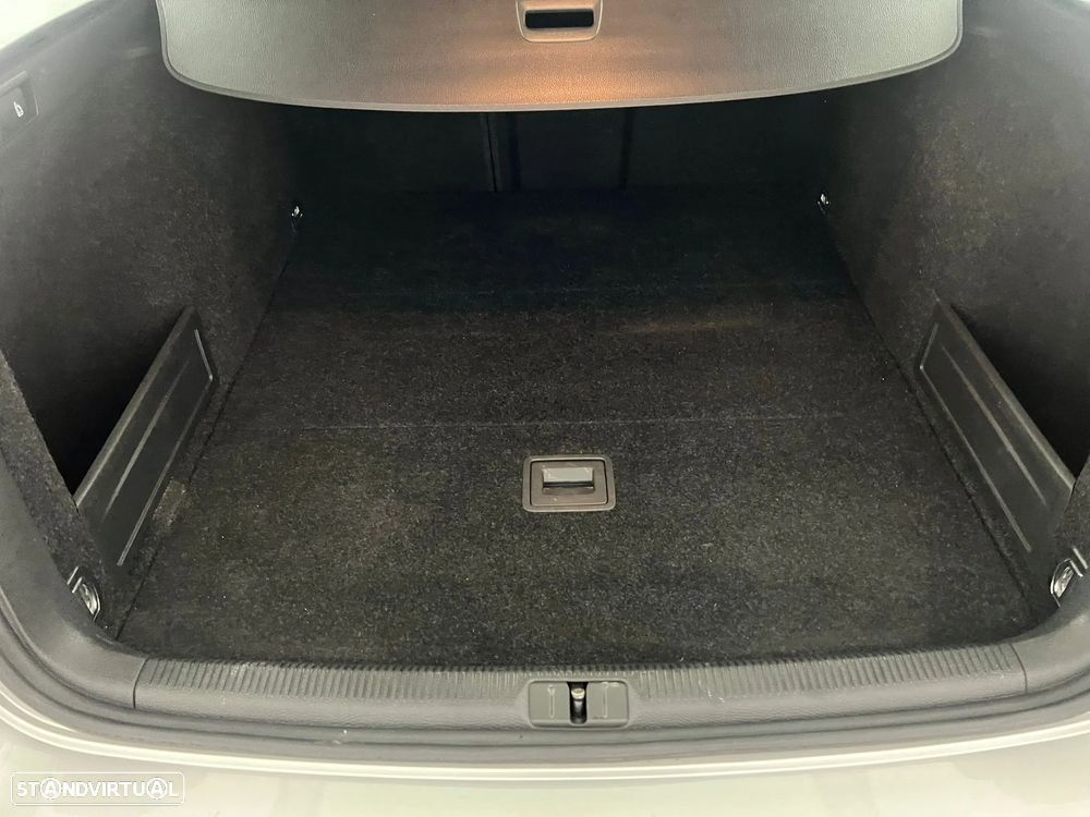 VW Passat Variant 1.6 TDI Confortline - 10