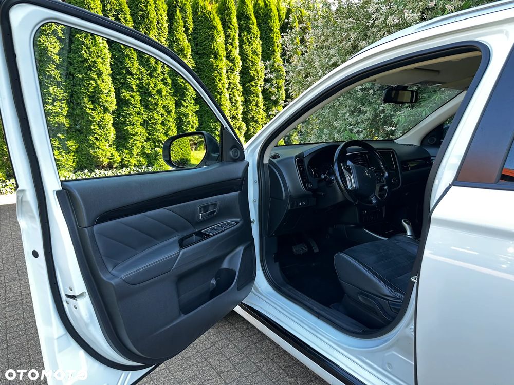 Mitsubishi Outlander Intense + - 18