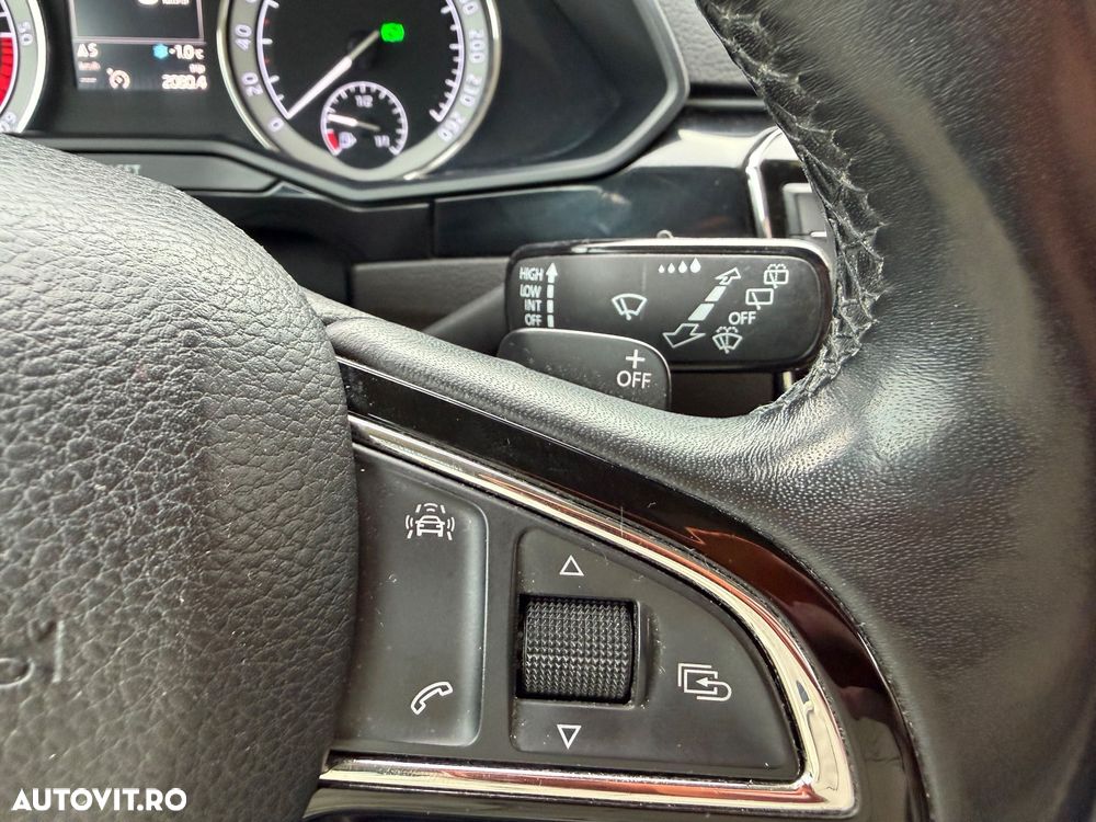 Skoda Superb Combi 2.0 TDI DSG 4X4 Laurin & Klement - 27