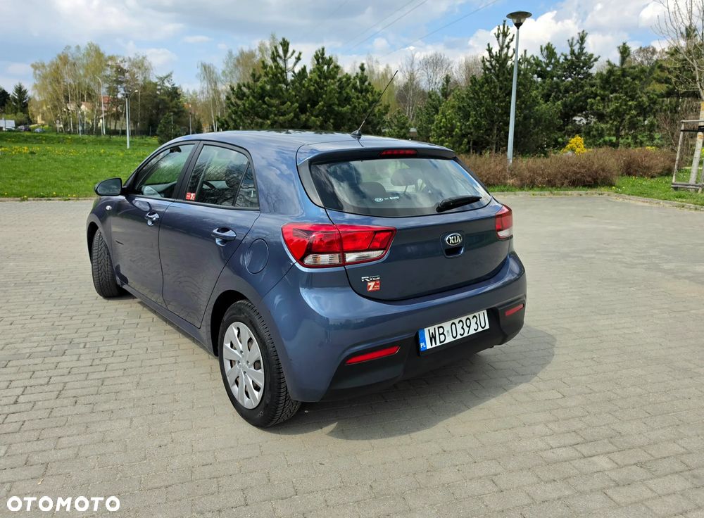 Kia Rio 1.2 Attract - 5