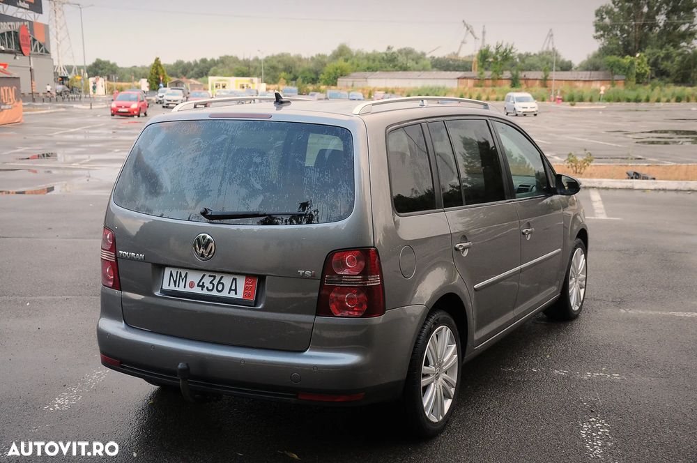 Volkswagen Touran - 4