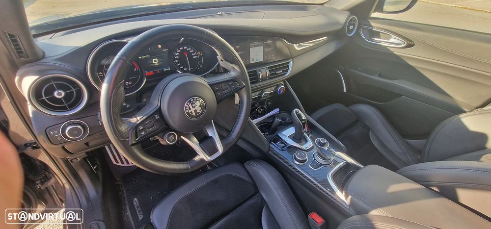 Alfa Romeo Giulia 2.0 T Veloce Ti Q4 AT8 - 4