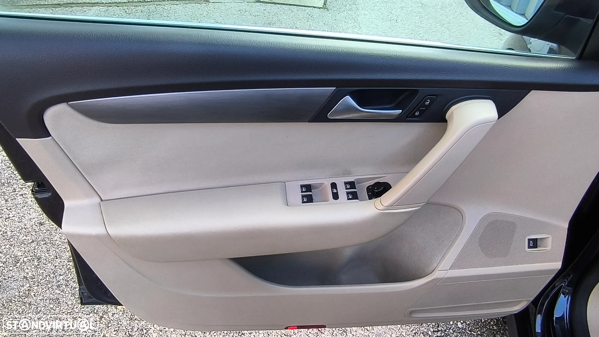 VW Passat Variant 2.0 TDi Edition Con.BM - 17