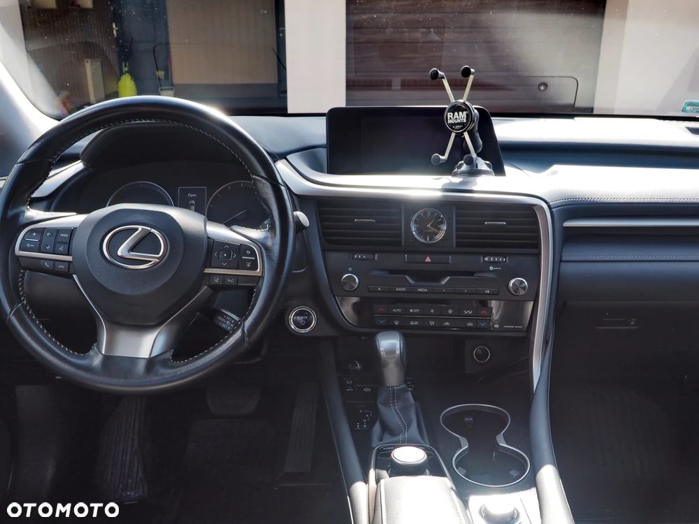 Lexus RX - 12