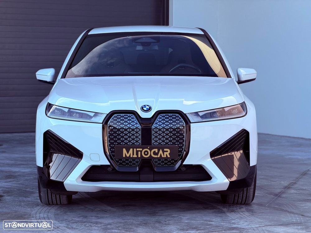 BMW iX xDrive40 - 13