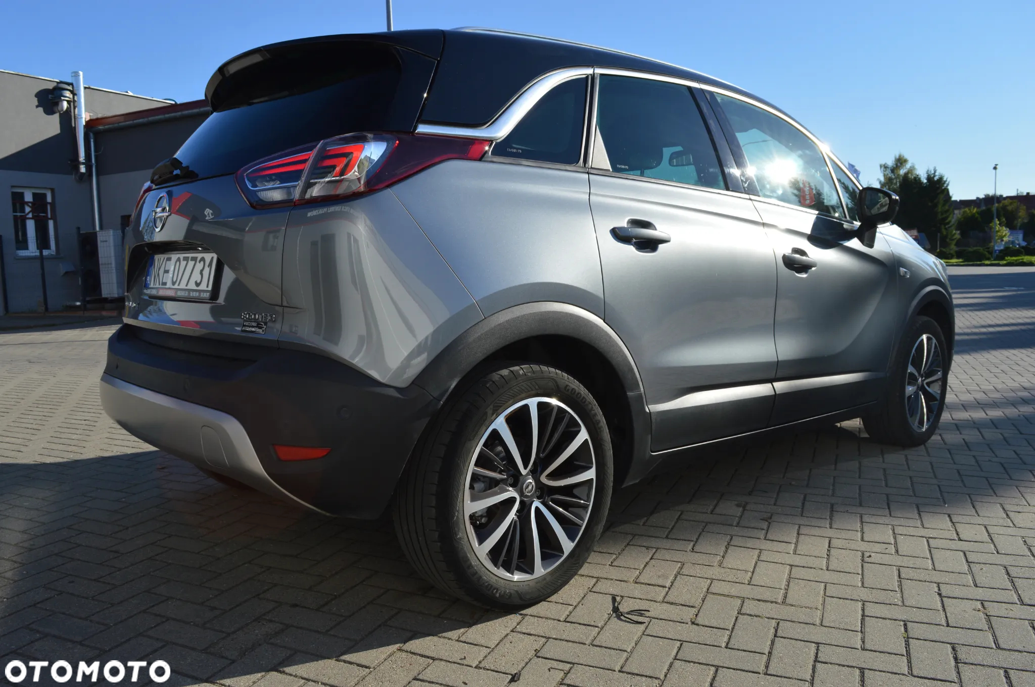 Opel Crossland X 1.2 T Design Line S&S - 12