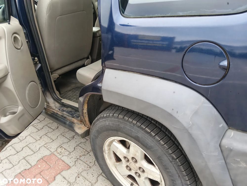 Jeep Liberty - 11