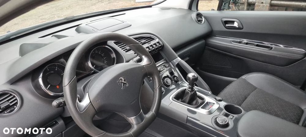 Peugeot 3008 HDi 115 Active - 8