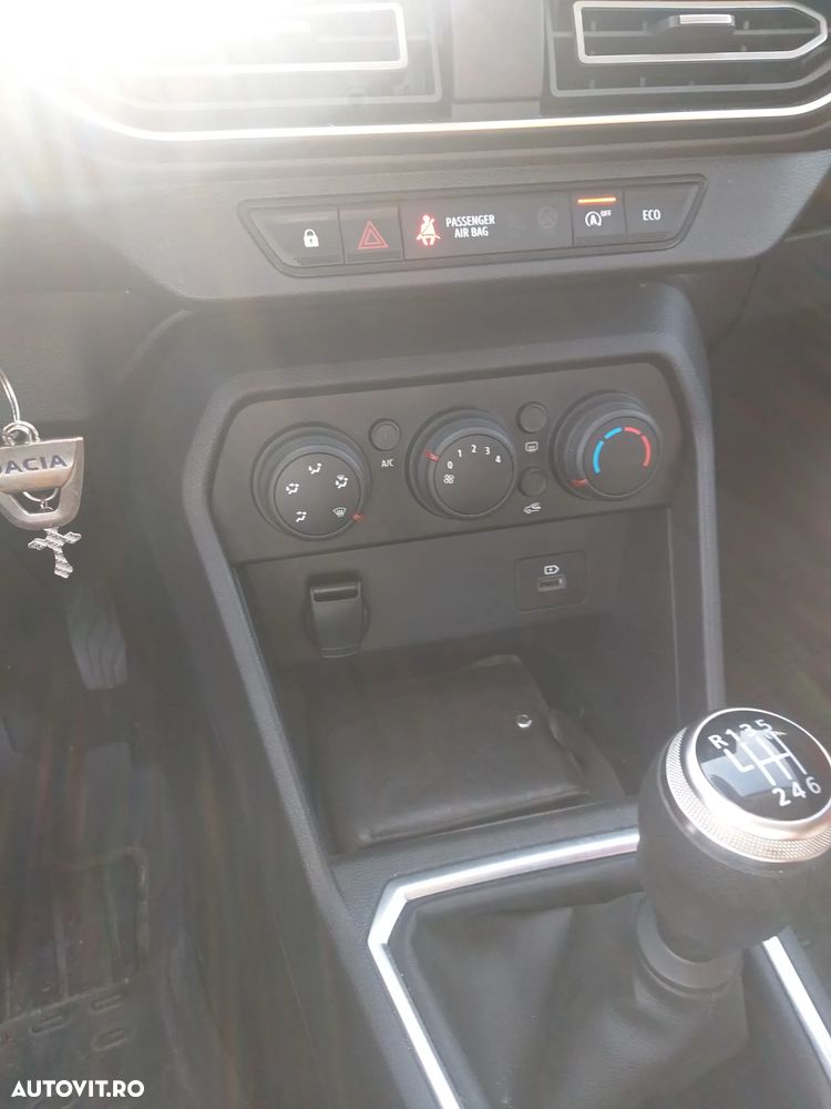 Dacia Logan TCe 90 MT6 Comfort - 9