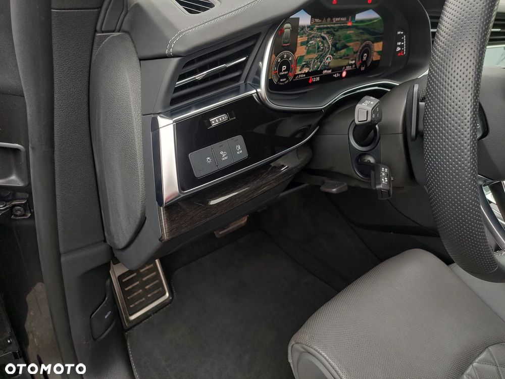 Audi Q8 Sportback e-tron - 27