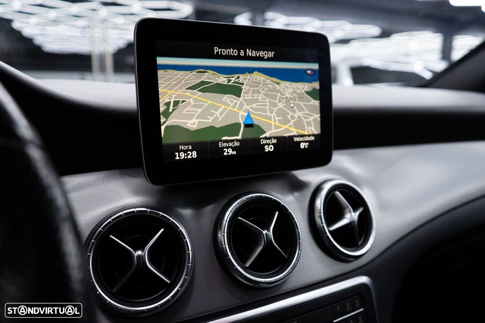 Mercedes-Benz CLA 220 d Shooting Brake AMG Line Aut. - 36