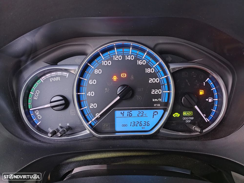 Toyota Yaris 1.5 HSD Comfort +P.Style+P.Techno — fotografia 46
