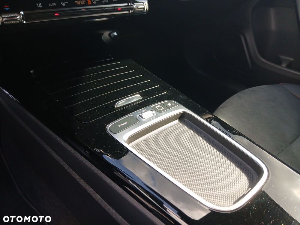 Mercedes-Benz Klasa A 200 AMG Line 7G-DCT - 27