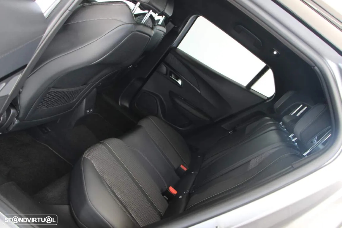 Peugeot 2008 1.5 BlueHDi GT EAT8 - 6