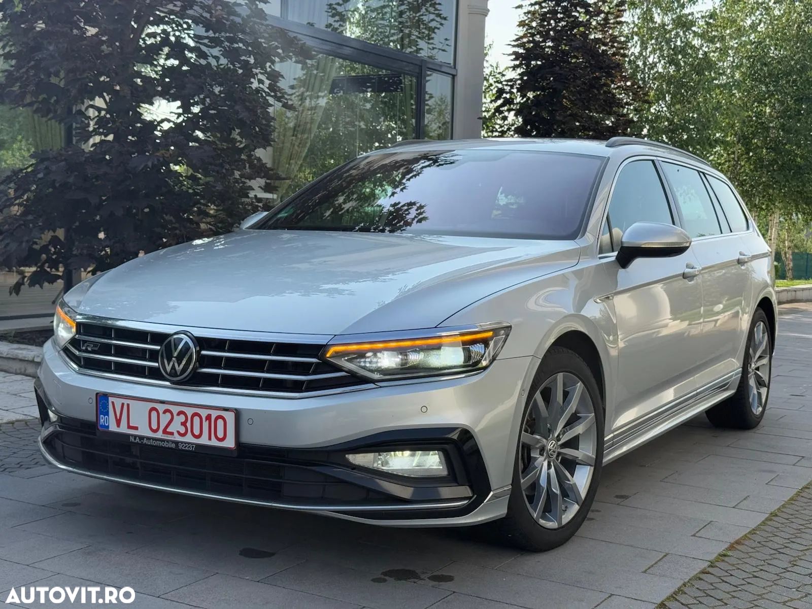 Volkswagen Passat Variant 2.0 TDI SCR DSG Business - 1