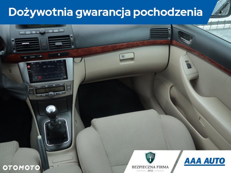 Toyota Avensis - 10