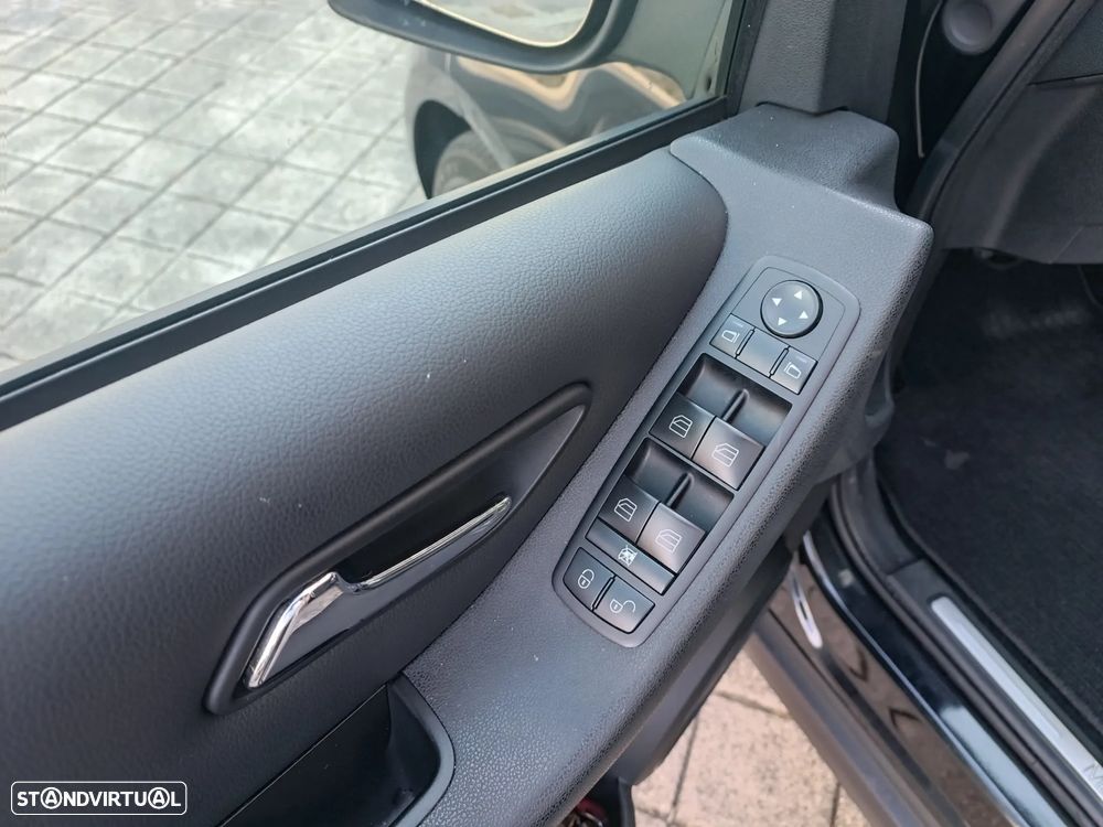 Mercedes-Benz A 160 Elegance Aut. - 12