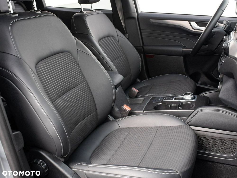 Ford Kuga 2.5 FHEV FWD Titanium - 33