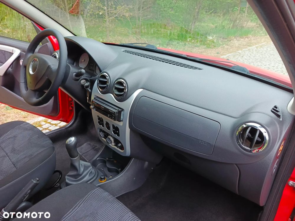 Dacia Sandero 1.6 16V Hi-Flex - 19