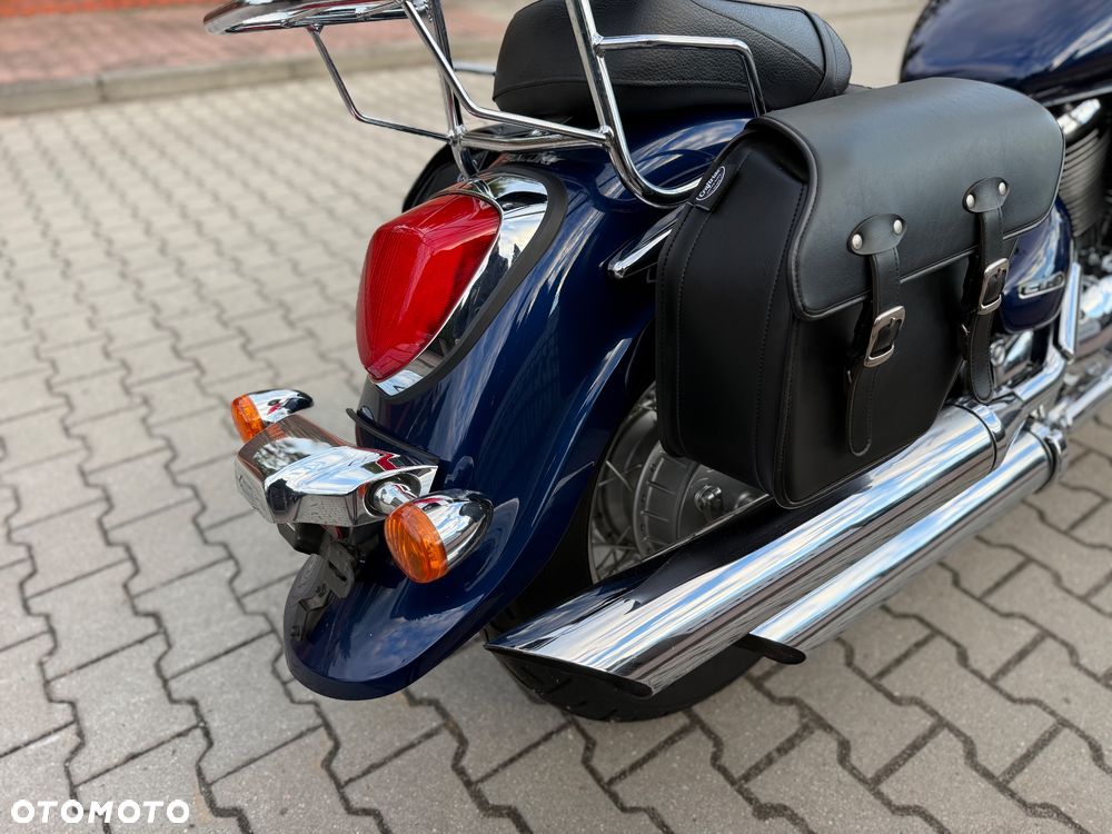 Suzuki Intruder - 13