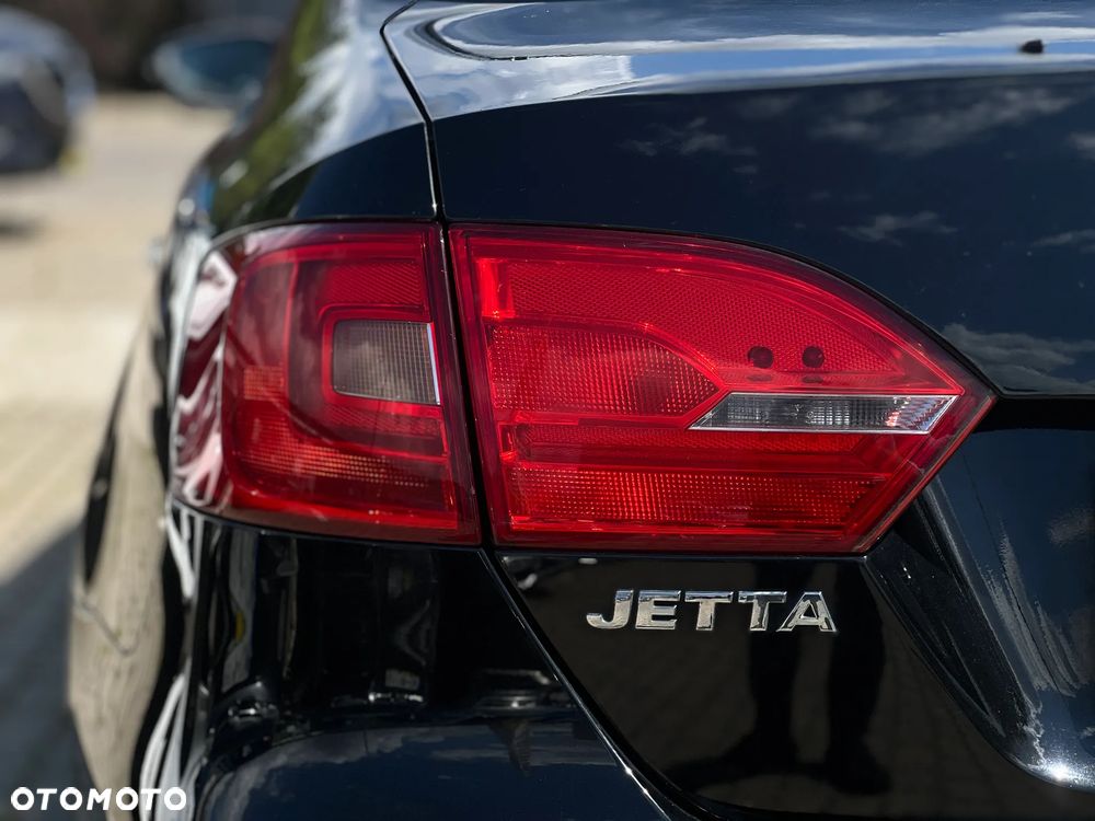 Volkswagen Jetta - 12