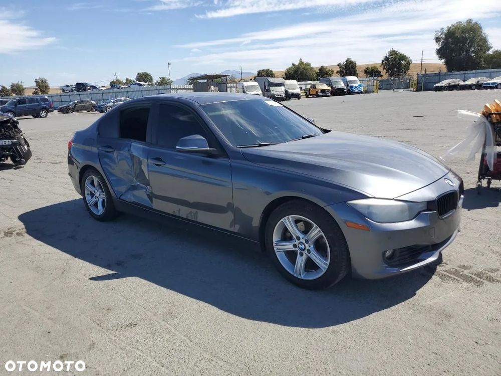 BMW Seria 3 328i - 5