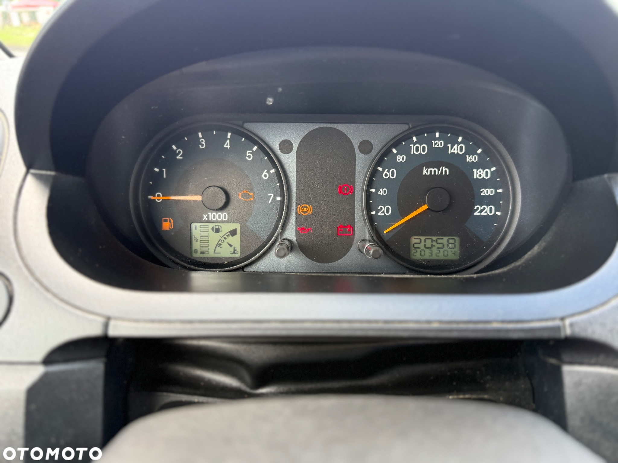 Ford Fiesta 1.6 Ambiente - 26
