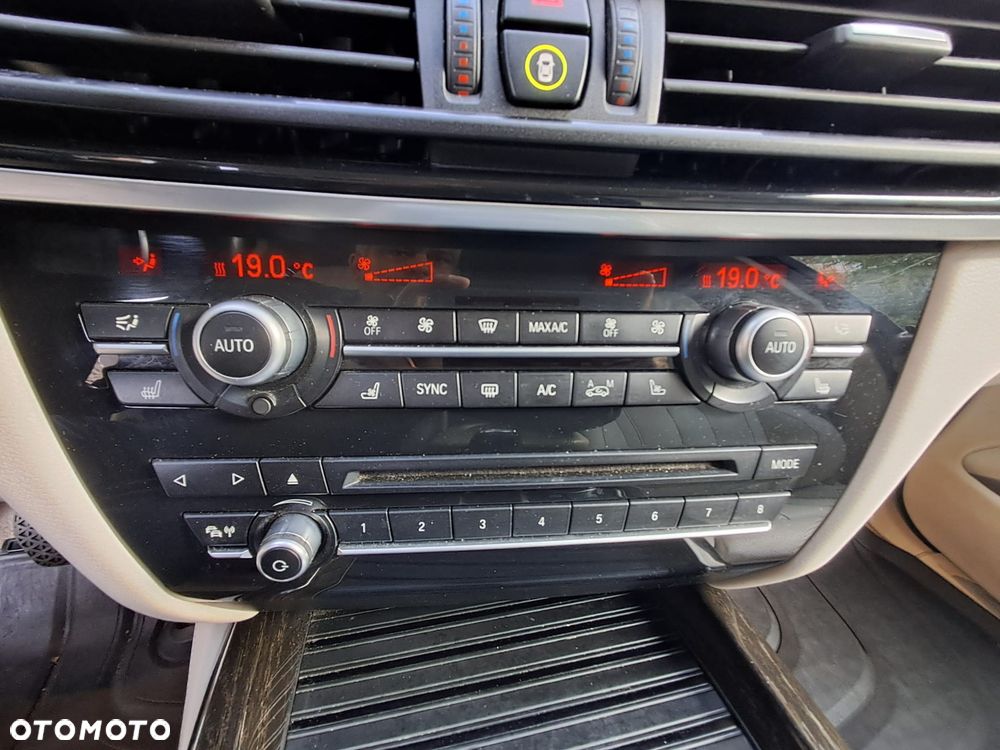 BMW X5 xDrive40d - 25
