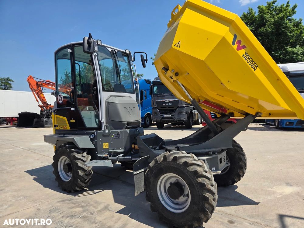 Wacker DUMPER 3 TONE, basculare LATARALA, CABINA cu aer conditionat, 2023, EX DEMO cu 152 ore, anv 98% ok, motor Perkins 50CP, lungime 3,7m, inaltime 2,8m, latime 1,8m, Masa operationala 5,8t, masa propie 2,8t, leasing 4 ani-CA NOU-PROMOTIE 26.900Eur+Tva - 27