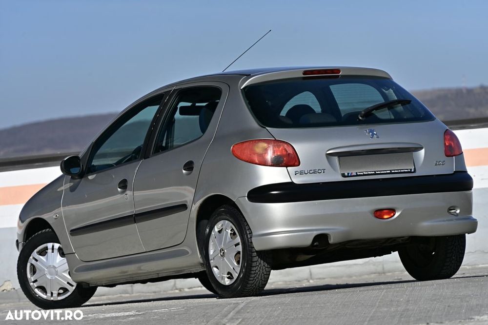 Peugeot 206 1.4E Sedan - 5