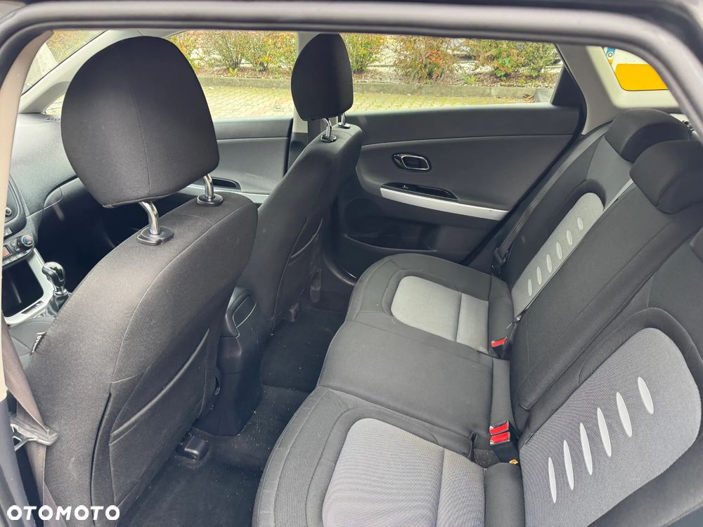 Kia Ceed Cee'd 1.6 GDI M - 12