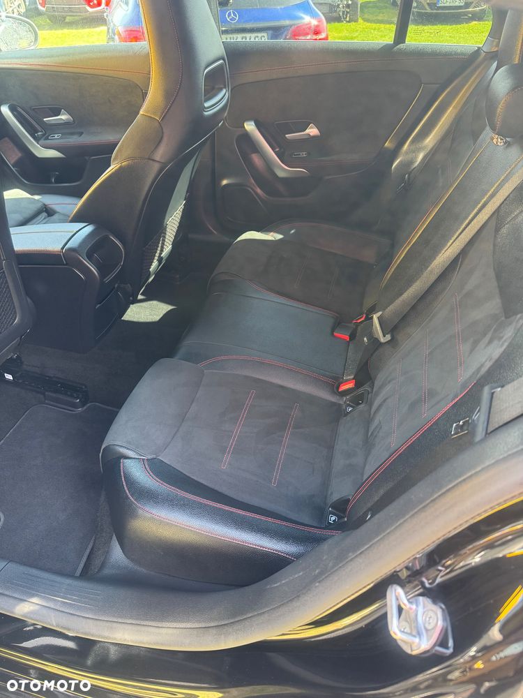 Mercedes-Benz CLA 250 4Matic 7G-DCT AMG Line - 27