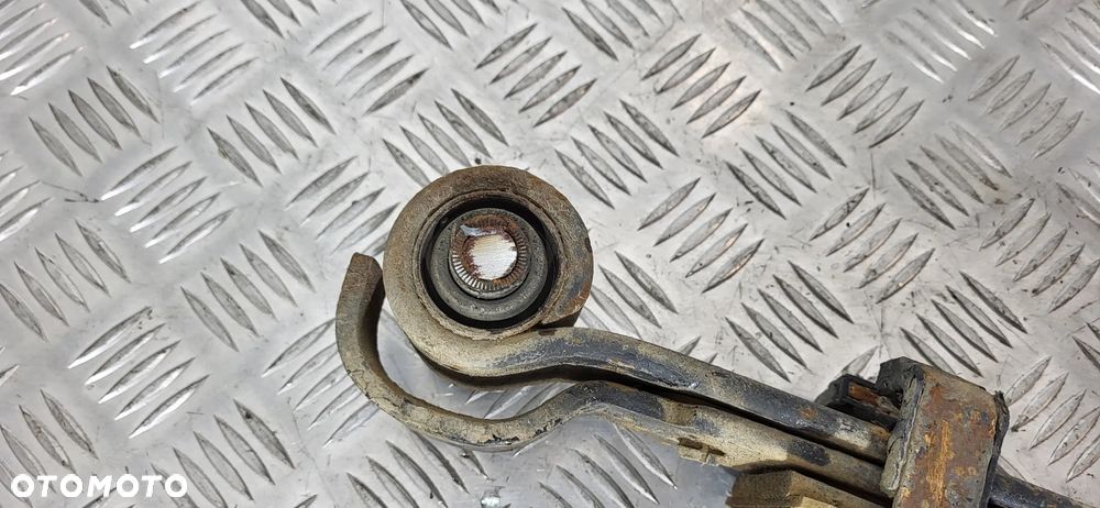 Mitsubishi L200 V Resor Tył - 14