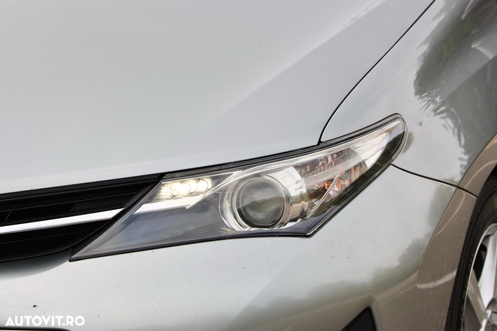 Toyota Auris 1.4 D-4D TS Luna - 5