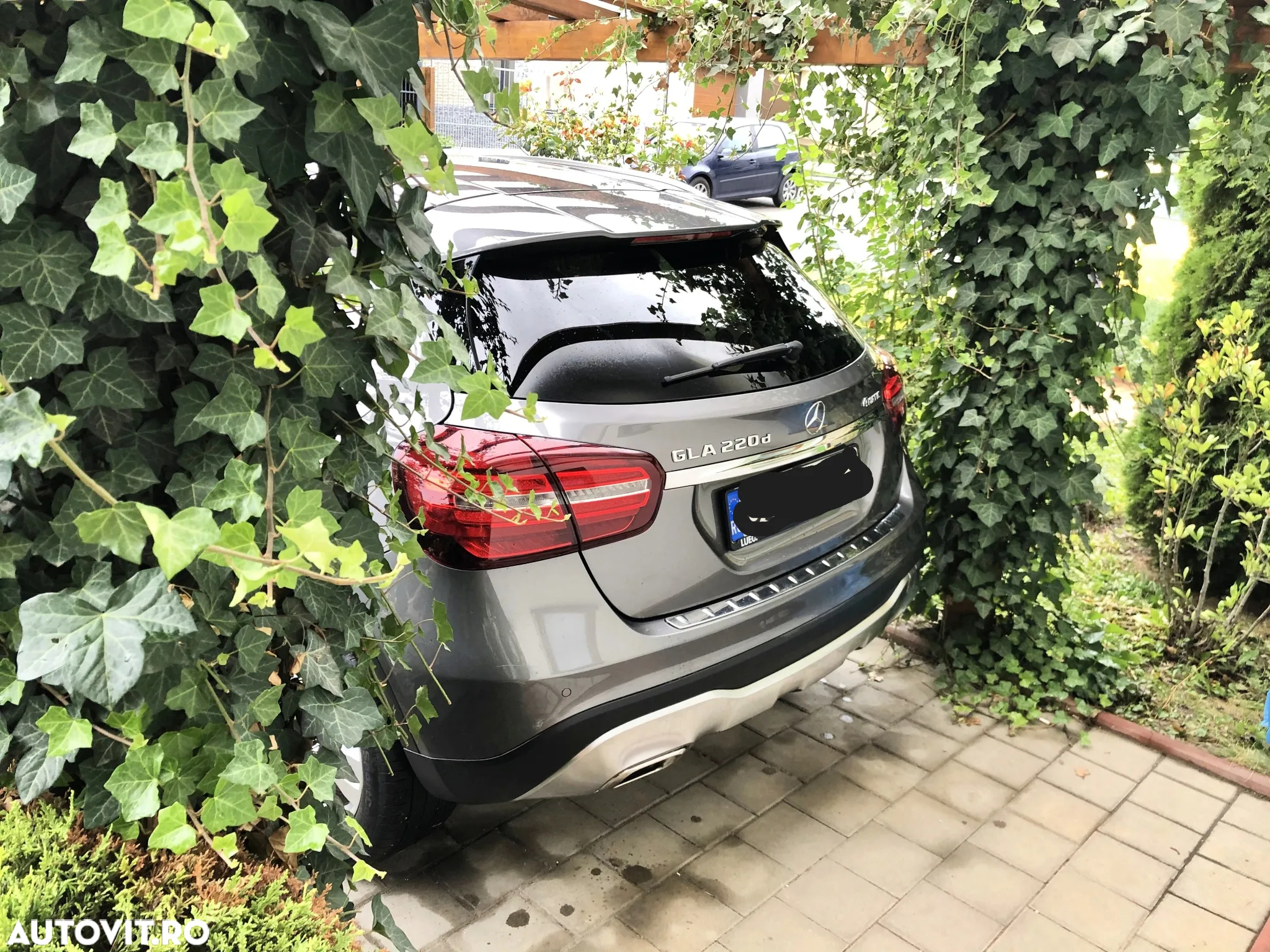 Mercedes-Benz GLA 220 d 4MATIC Aut. - 4