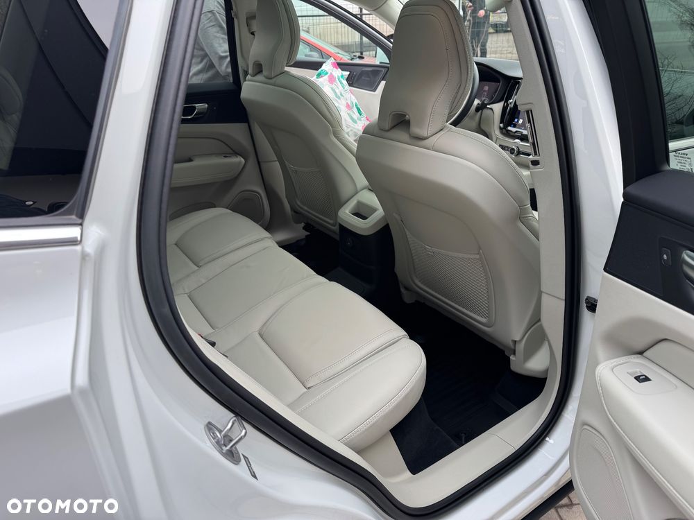 Volvo XC 60 T8 Plug-In Hybrid AWD Inscription - 15