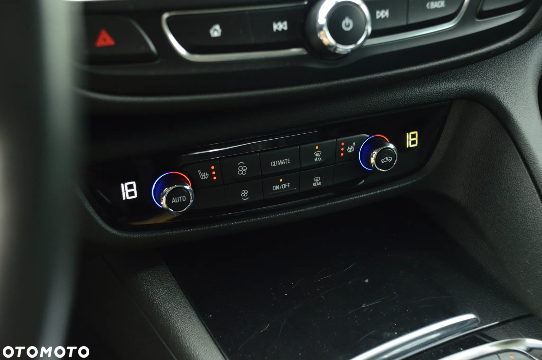 Opel Insignia 1.5 T Exclusive S&S - 12