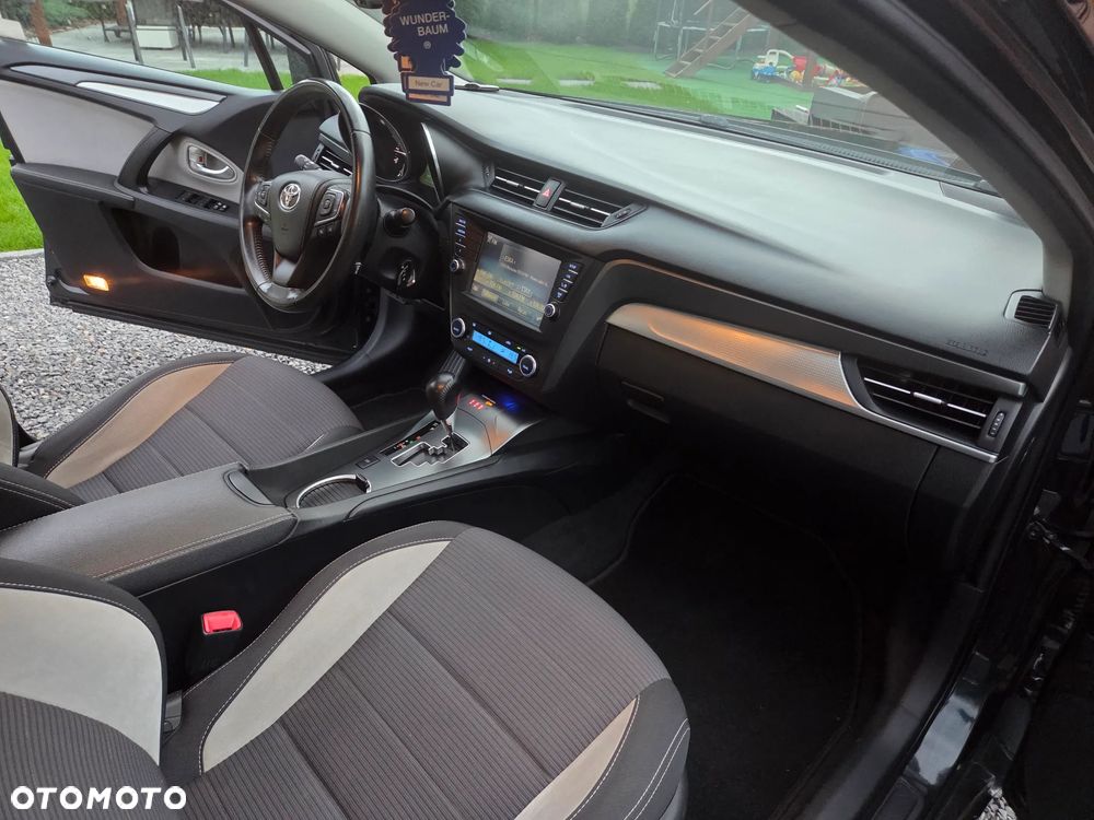 Toyota Avensis 2.0 Premium MS - 20