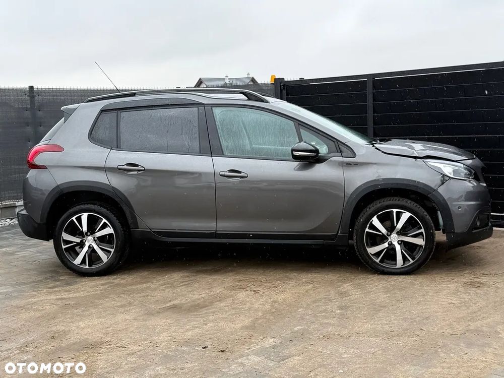 Peugeot 2008 PureTech 130 EAT8 GT - 2