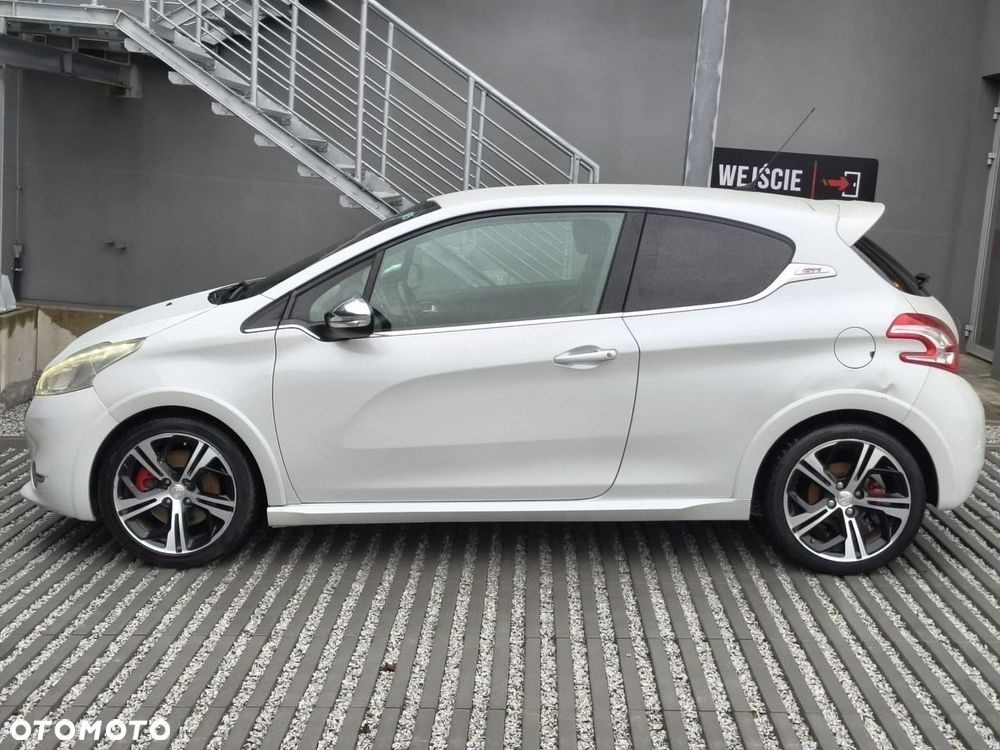 Peugeot 208 - 3